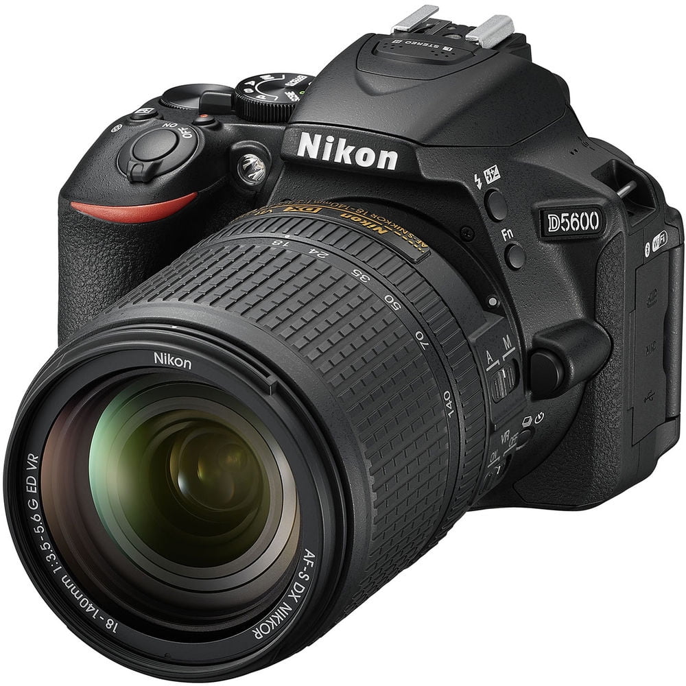 NIKON D5600